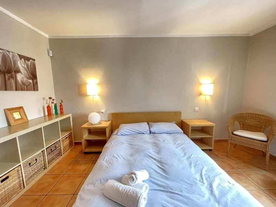 Apartamento con piscina y junto a la playa- GALDANA. Cala'N Blanes  Exterior foto